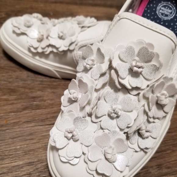 Sneakers - Picture 6 of 7